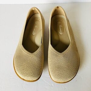 Arromic Wide Toe Washable Beige Women’s Size 8 W Wide